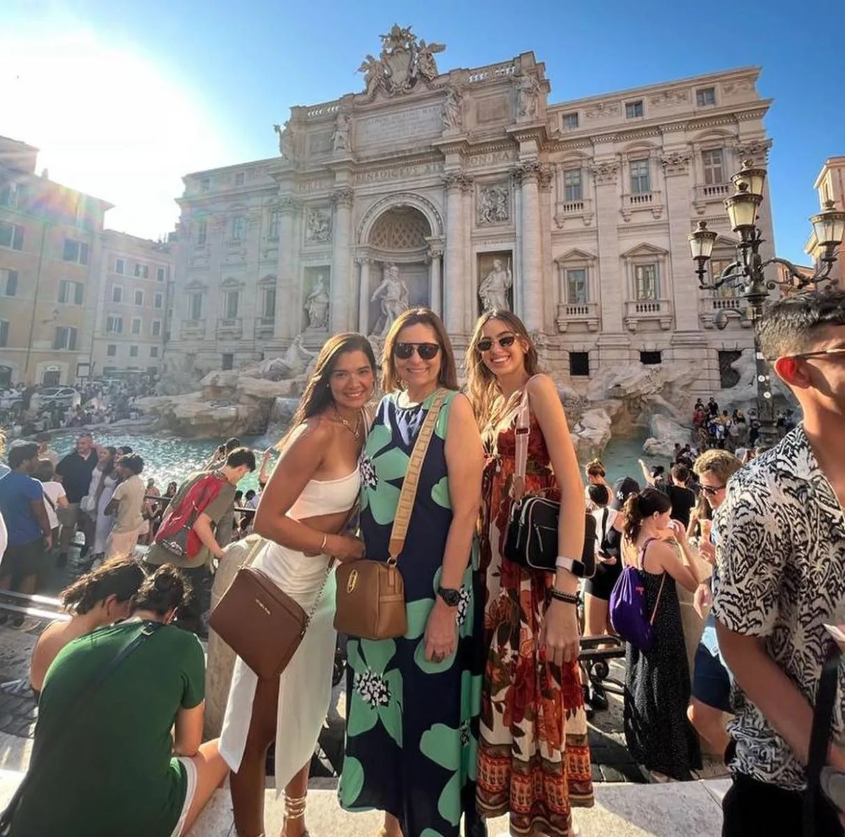 Larissa, Nathália e Denise Lafuente curtem temporada de férias em Roma