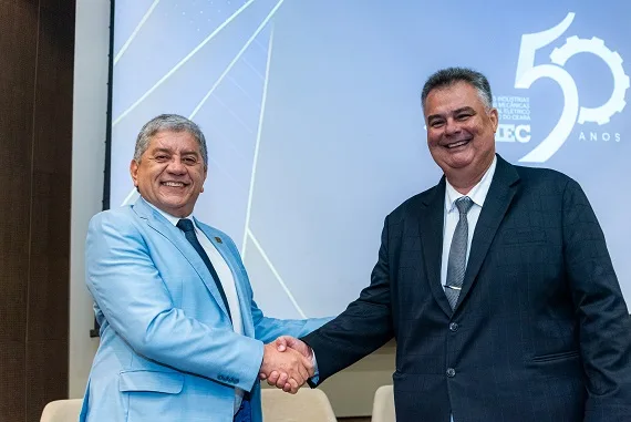 César Barros assume comando do SIMEC-CE