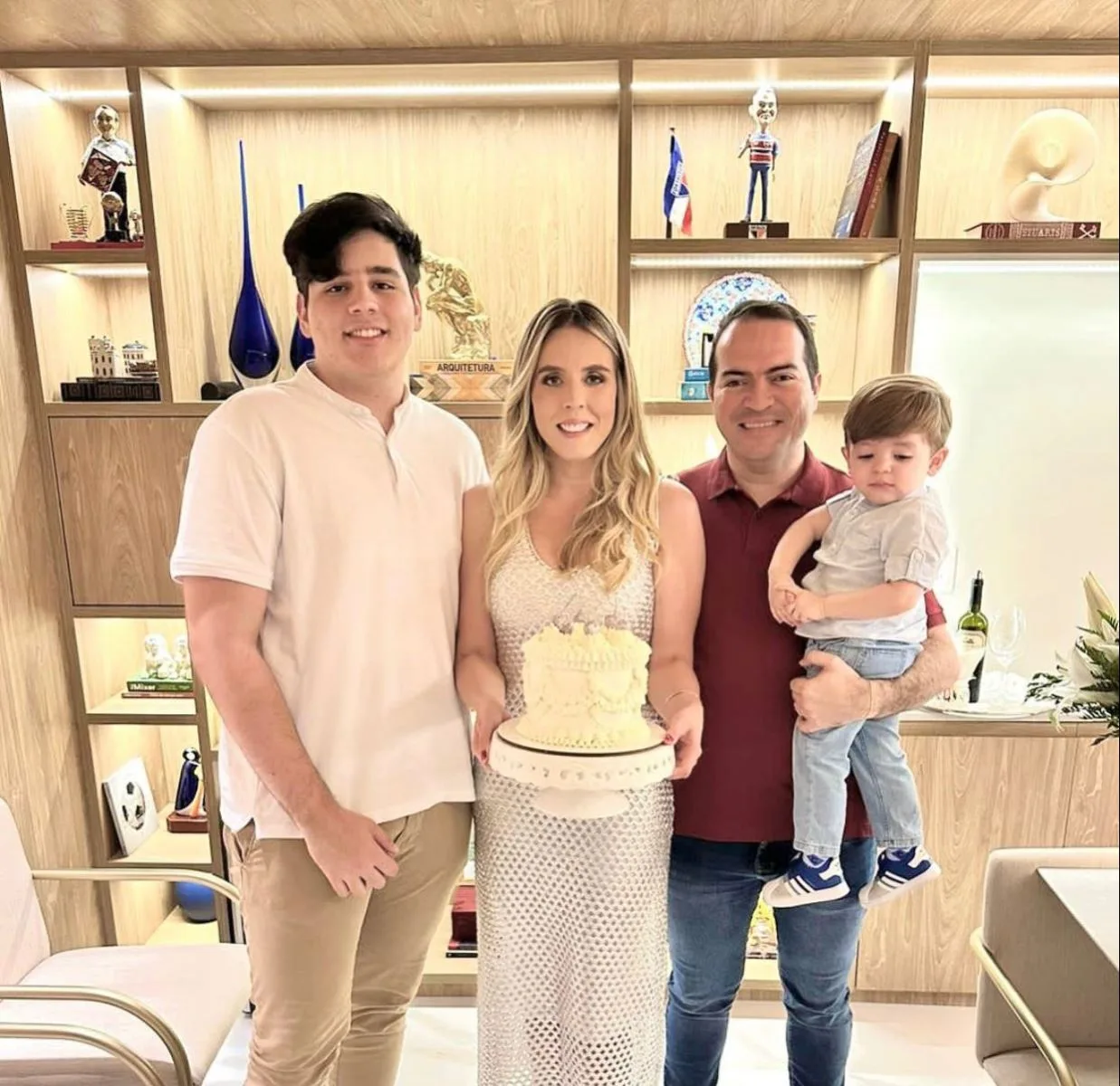 Jade Romero brinda a nova idade em família