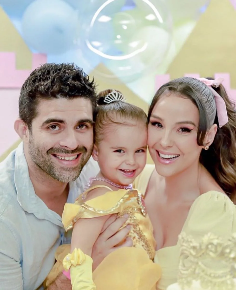 Mari Vasconcelos e Eliseu Becco festejam aniversário de Laura