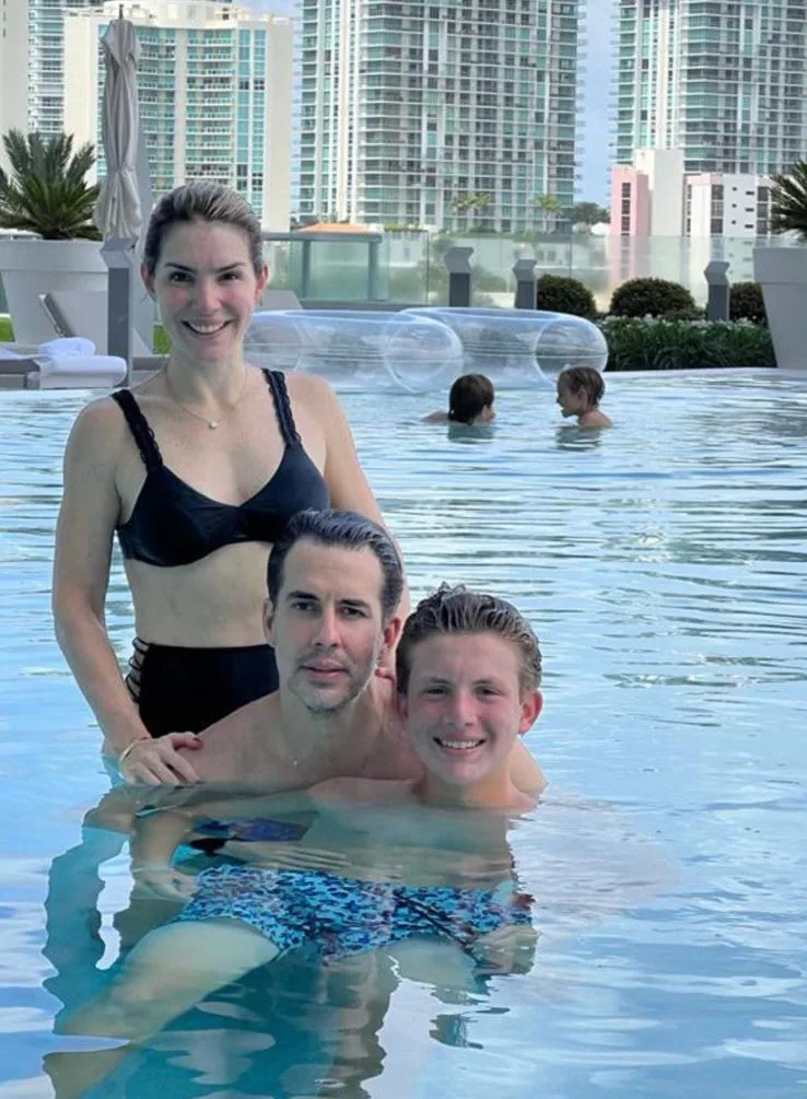Monique e Clovis Rolim Neto curtem férias em Miami