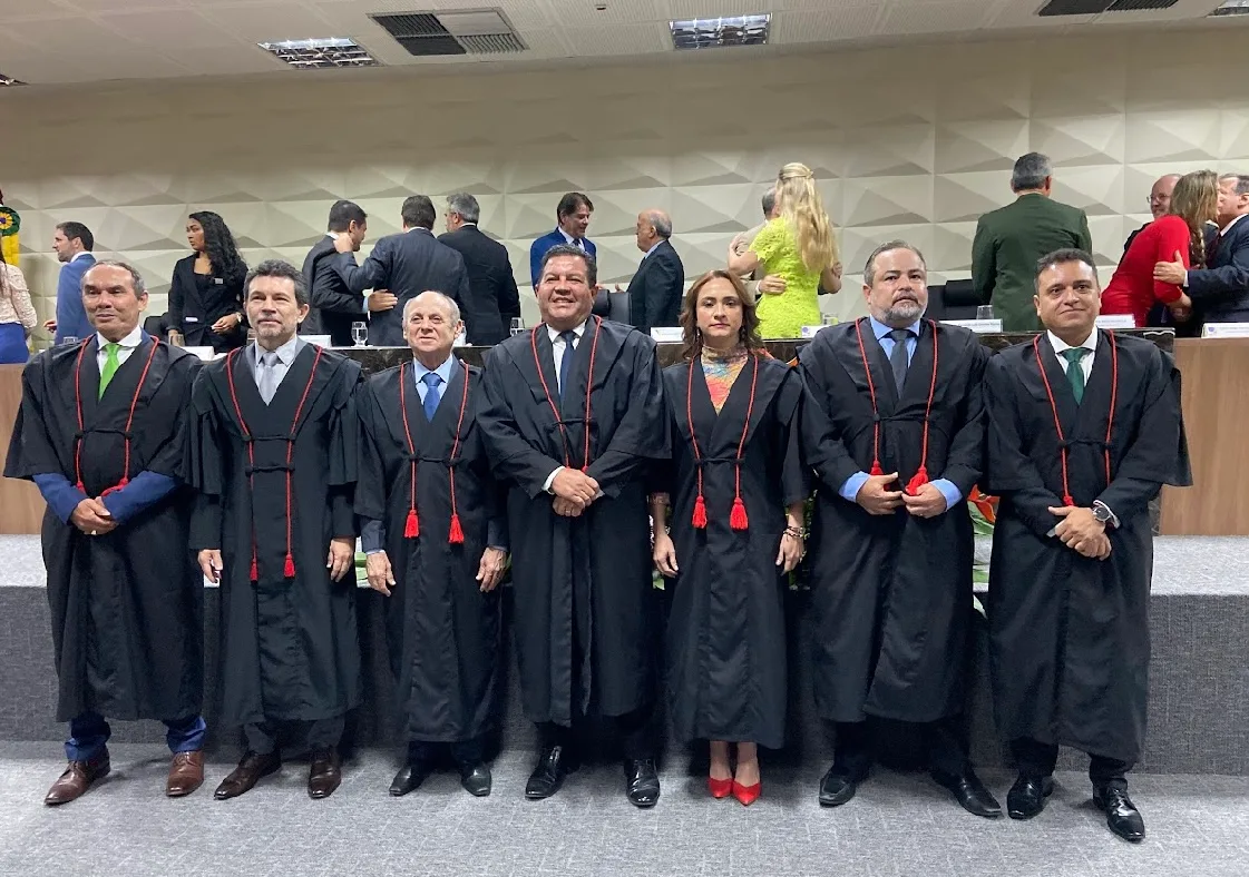 Francisco Érico Carvalho Silveira é empossado no TRE-CE
