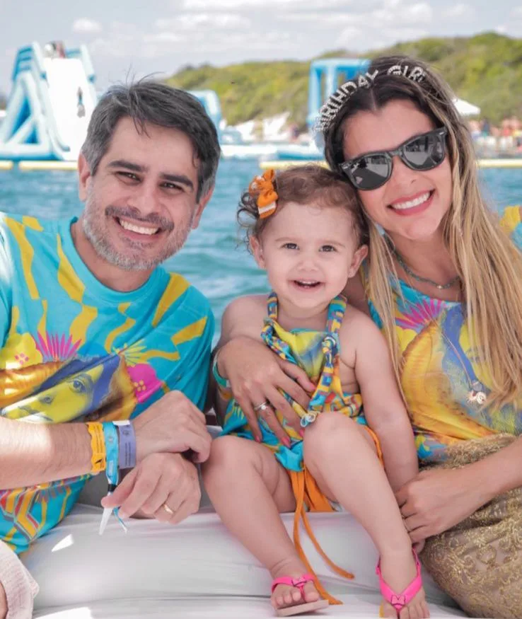Mila Costa brinda nova idade em Jeri
