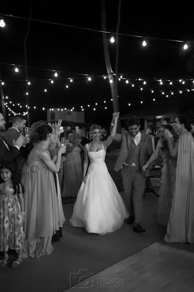 Maria Clara Boris e Filipe Holanda celebram união em Deus com festa na Taíba