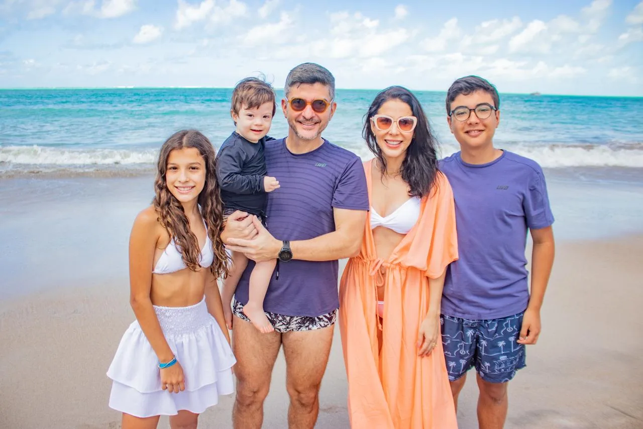 Juliana e Ludwig Bezerra pegam a rota de Maragogi com os filhos