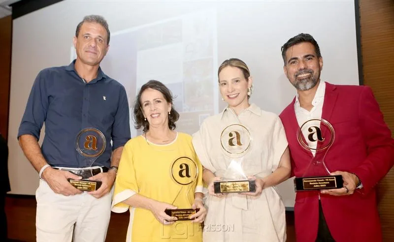 Personalidades prestigiam lançamento da quinta edição da Revista Acontece