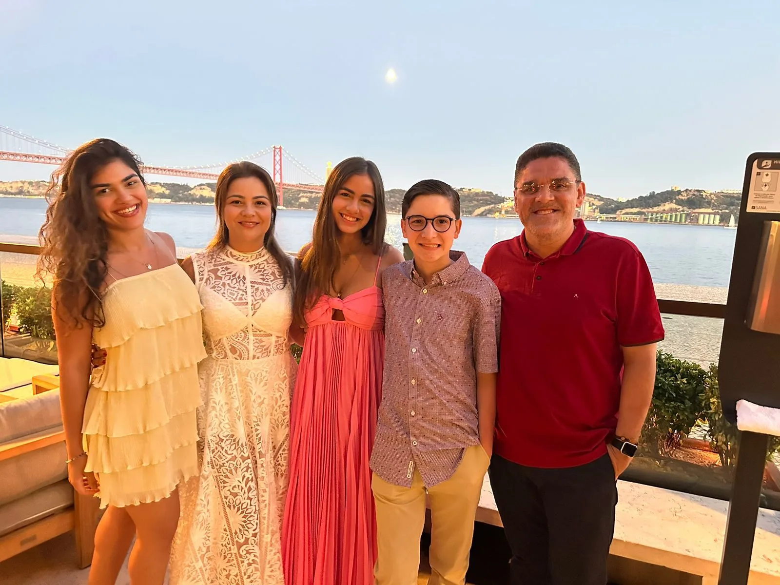 Isabel Melo e Jairo Cavalcante celebram 15 anos da Duda em giro pela Europa