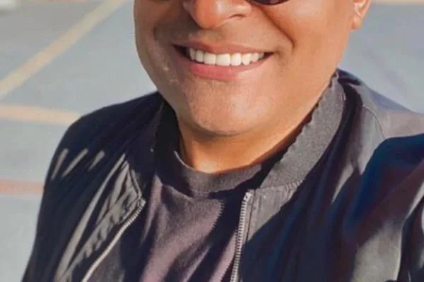 André Santiago: Superando Desafios com Determinação e Fé