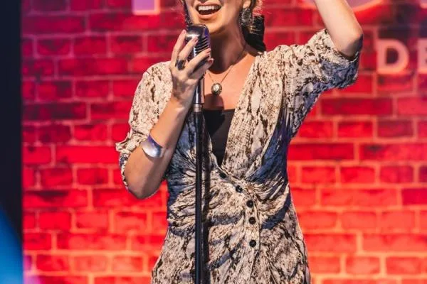 Ticiana de Paula prepara show exclusivo no Teatro RioMar Fortaleza