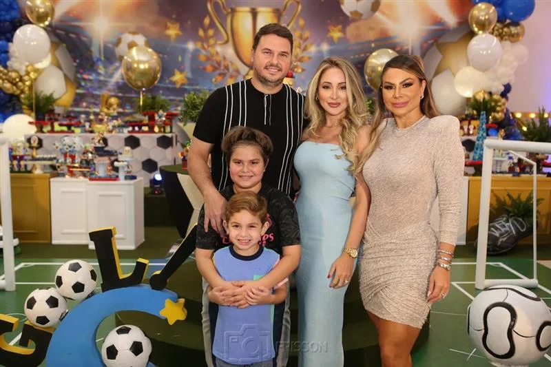Jamile Lima reúne familiares e turminha para festejar o aniversário do filho Lorenzo