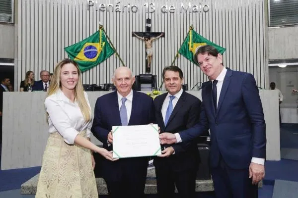 Pedro Grendene Bartelle recebe homenagem da Assembleia Legislativa do Ceará