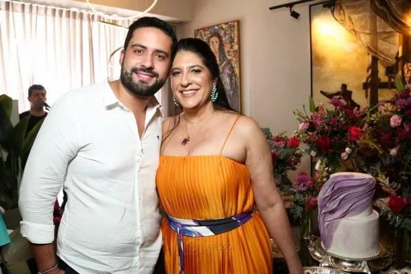 Elisa Oliveira festeja nova idade em surprise lunch