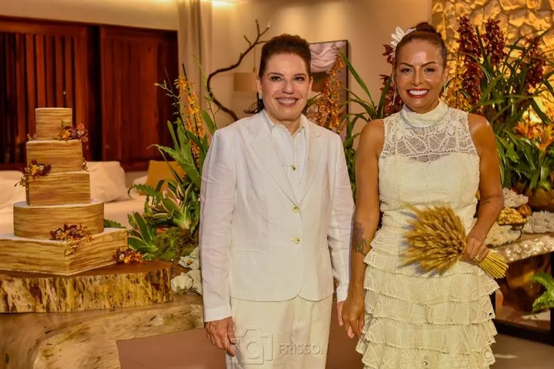 Denise Bezerra e Gil Santos renovam votos em noite de muito frisson