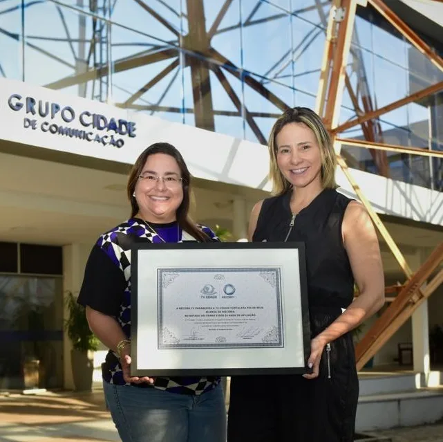 TV Cidade Fortaleza celebra 45 anos e recebe homenagem da Record TV