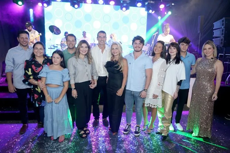 Grupo Cidade celebra 45 anos com animada festa