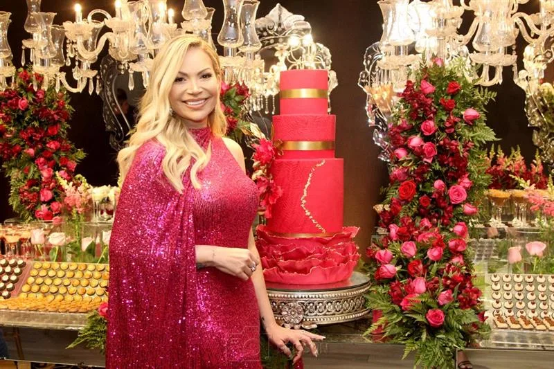 Solange Almeida ganha festa surpresa em Fortaleza para celebrar a nova idade
