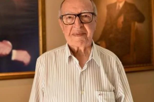 Um dos mais tradicionais políticos cearenses, Lúcio Alcântara fala sobre sua vida e carreira