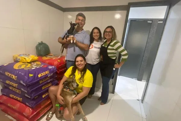 Feira de Adoção entrega para ONGs doações recebidas durante o Sana