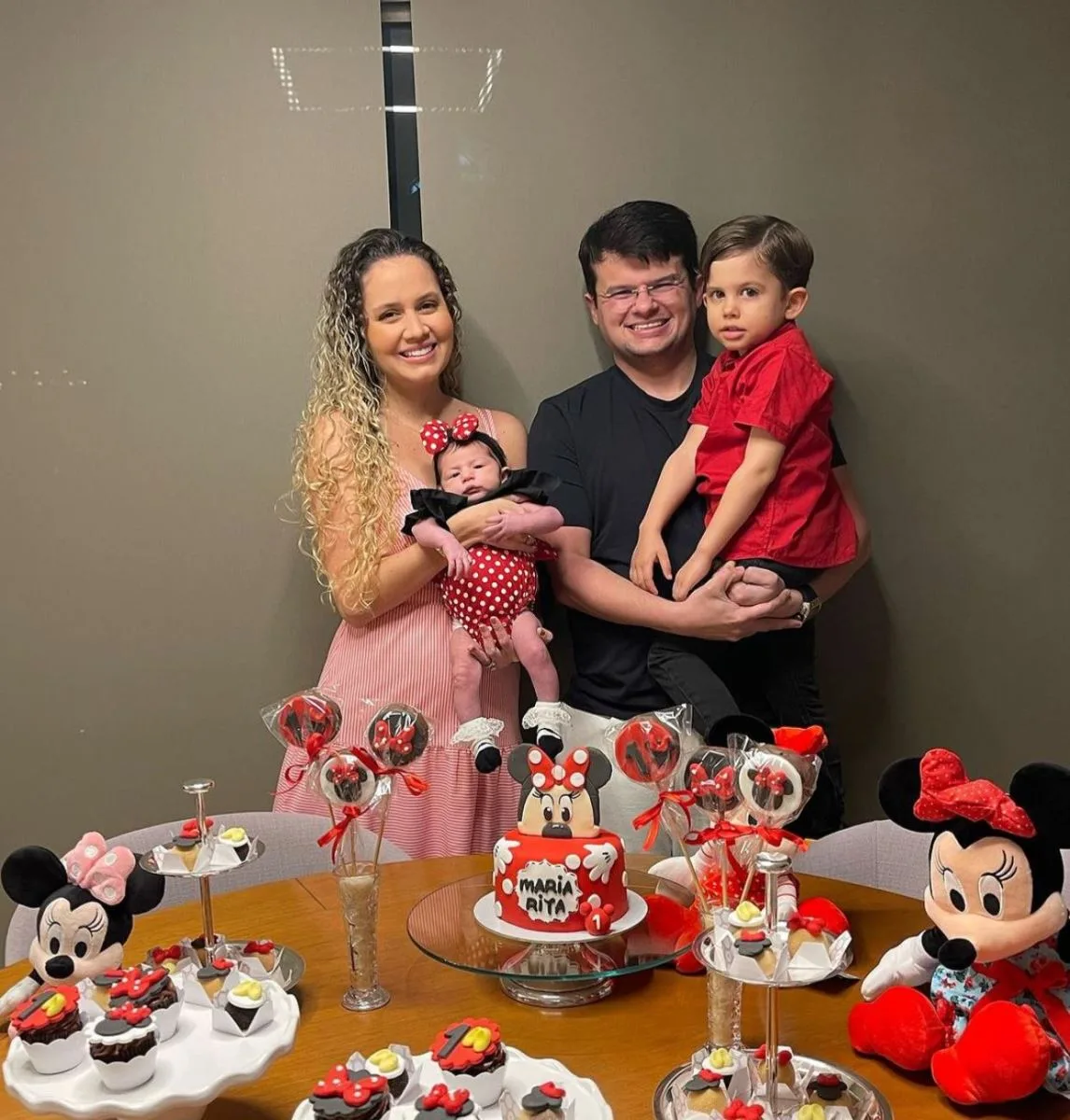 Hanna e Thiago Joca realizam primeiro mesversário da filha Maria Rita