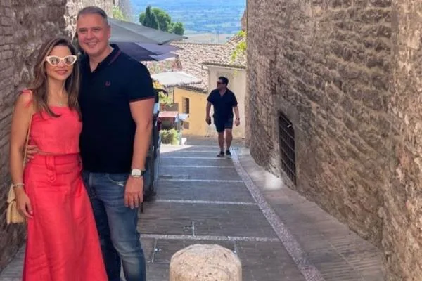 Viviane e Fabrício Martins curtem viagem por Capri e Costa Amalfitana