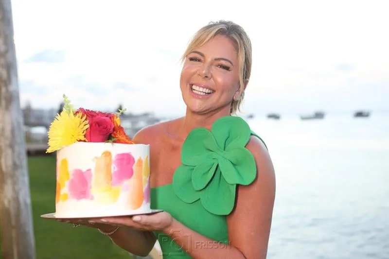 Patrícia Dias celebra nova idade em party surpresa