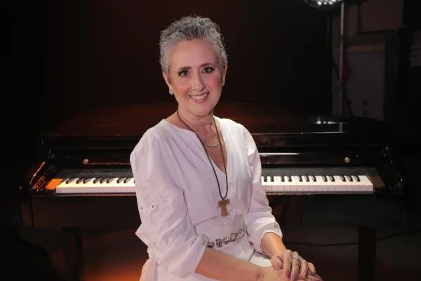 Suely Façanha apresenta show na Paróquia do Imaculado Coração de Maria
