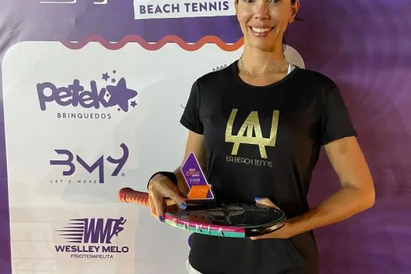 Vivi Pimentel conquista o ouro na 2ª Copa 2You Beach Tennis