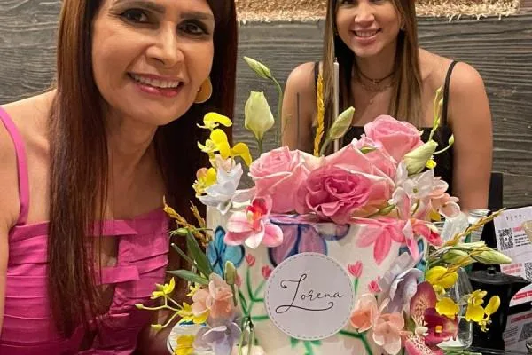 Lorena Pouchain celebra a nova idade em almoço intimista