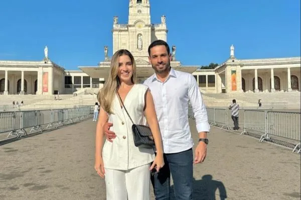 Liana e Rafael Sá renovam votos de casamento em Fátima