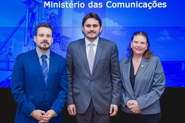 Ministro das Comunicações recebe Miguel Dias de Souza Filho em Brasília