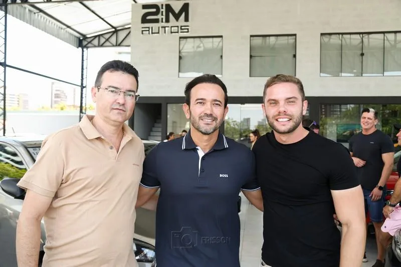 2M Autos celebra um ano de sucesso