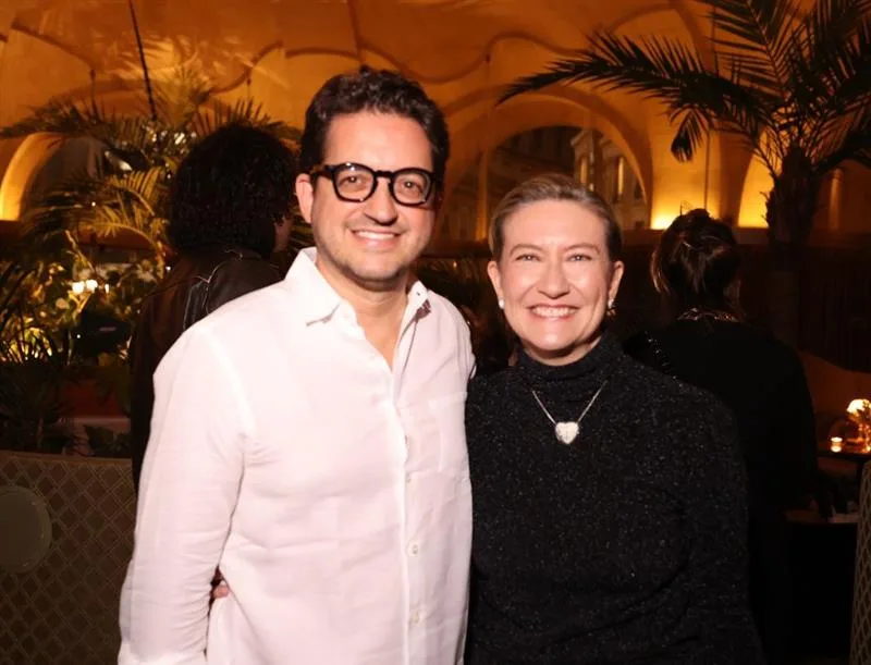 Natalie Klein e Carlos Jereissati convidam para uma das noites da semana de moda de Paris