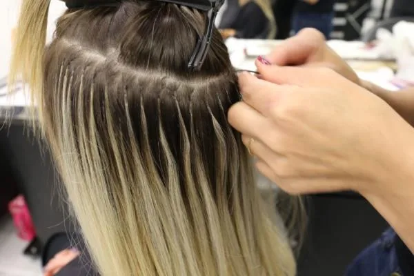 O mega hair danifica o cabelo natural?