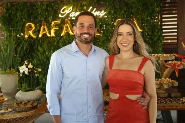 Rafael Sá celebra aniversário em animado almoço
