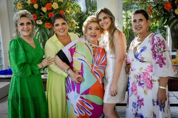 Gisela Dias Branco festeja a nova idade com muita animação e alto-astral