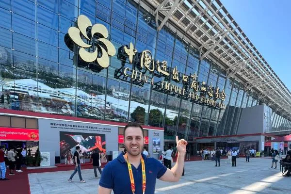 Frederico Azevedo confere as novidades da Canton Fair