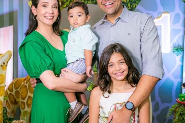 Rita Brito e Luiz Esteves festejam o primeiro aniversário do filho Rafael
