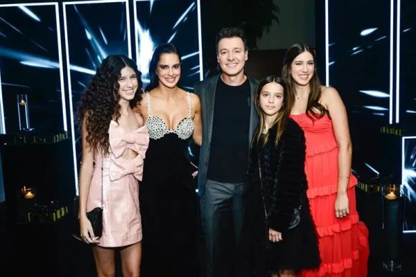 Rodrigo Faro completa 50 anos com festa de luxo em São Paulo