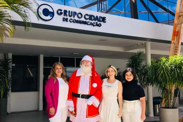 Papai Noel visita TV Cidade Fortaleza