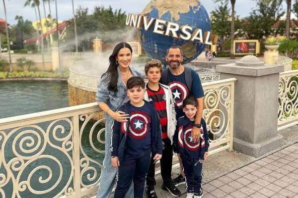 Giuliana Botelho e Atilla Fernandes comemoram em Orlando o aniversário do filho Bernardo