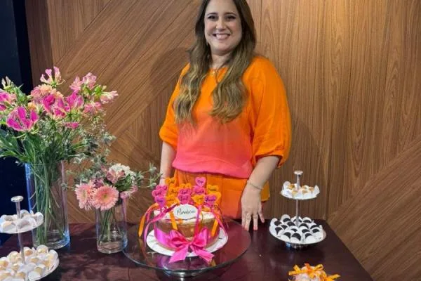 Giviane Camilo brinda mais um ano em sua idade cercada de carinho
