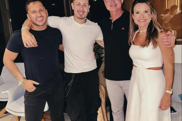 Carlinhos Maia e Lucas Guimarães jantam com Camila e Paulo Vieira