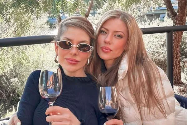 Raquel e Ana Macedo retornam de temporada nos EUA