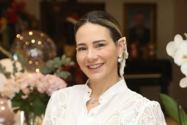 Almerinda Maria assina look de Gaída Dias para a Primeira Eucaristia de Maria Eduarda Silva
