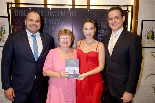Livro "Direito e Consumo" tem prestigiado lançamento em Fortaleza