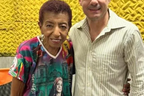 Leci Brandão visita os estúdios do Grupo Cidade e é recebida pelo presidente Miguel Dias Filho