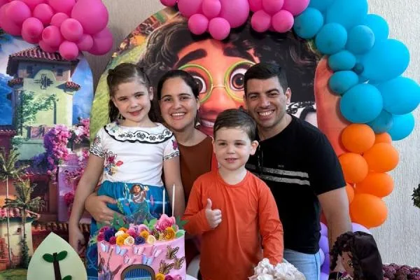 Ricardo Mattos e Barbara Teles celebram aniversário da primogênita Bianca