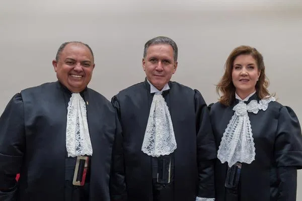 Cearense Teodoro Silva Santos é empossado em Brasília