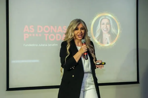 Juliana Serafim realiza o Primeiro Summit As Donas da P Toda e Brilha em São Paulo