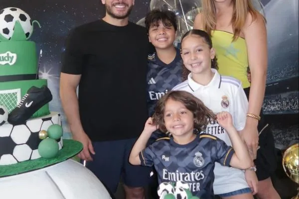 Wesley Safadão comemora os 13 anos de seu filho Yhudy em família